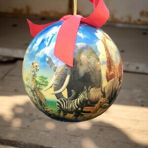 Smithsonian National Museum of Natural History Ornament – Safari Wildlife Scene